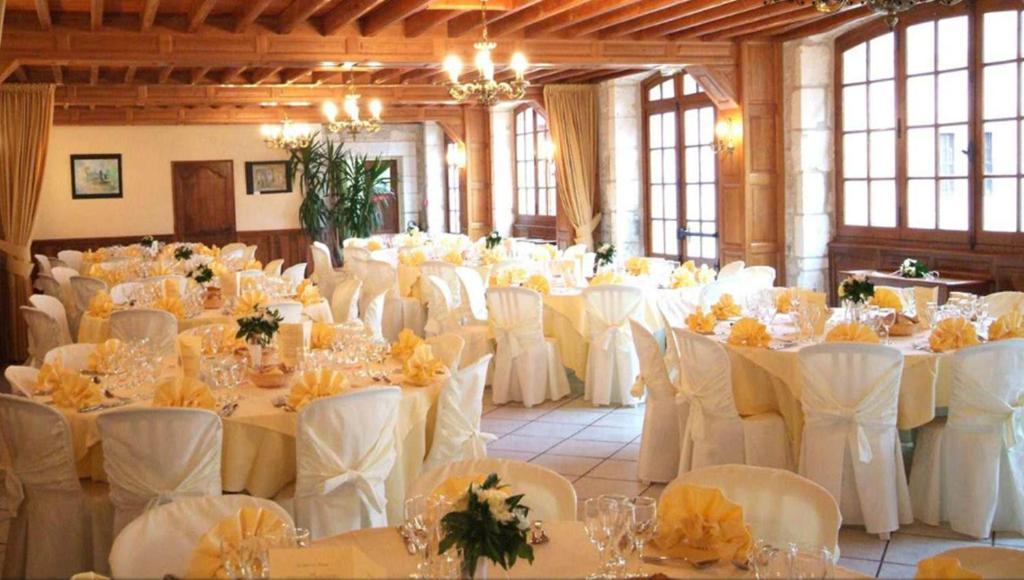 Chateau La Fleunie - Hotel Et Restaurant Tulle Kültér fotó