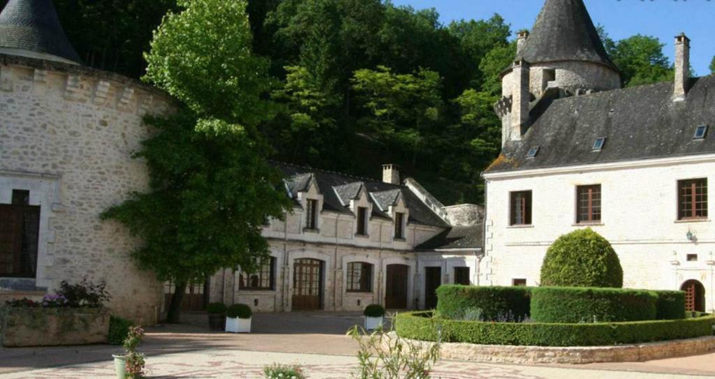 Chateau La Fleunie - Hotel Et Restaurant Tulle Kültér fotó